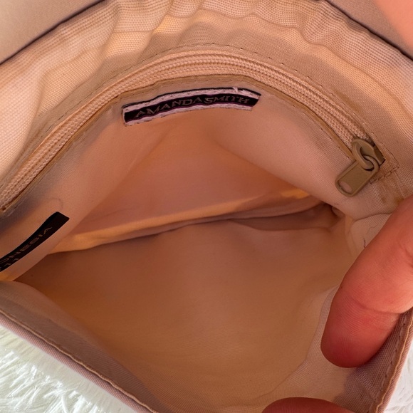 Amanda Smith Crossbody - Picture 5 of 5
